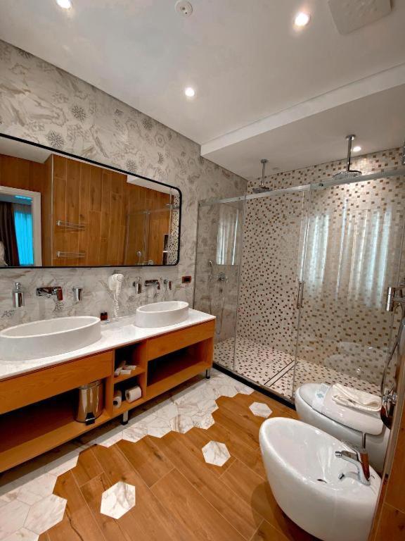 Crown Boutique Hotel Durres Luaran gambar